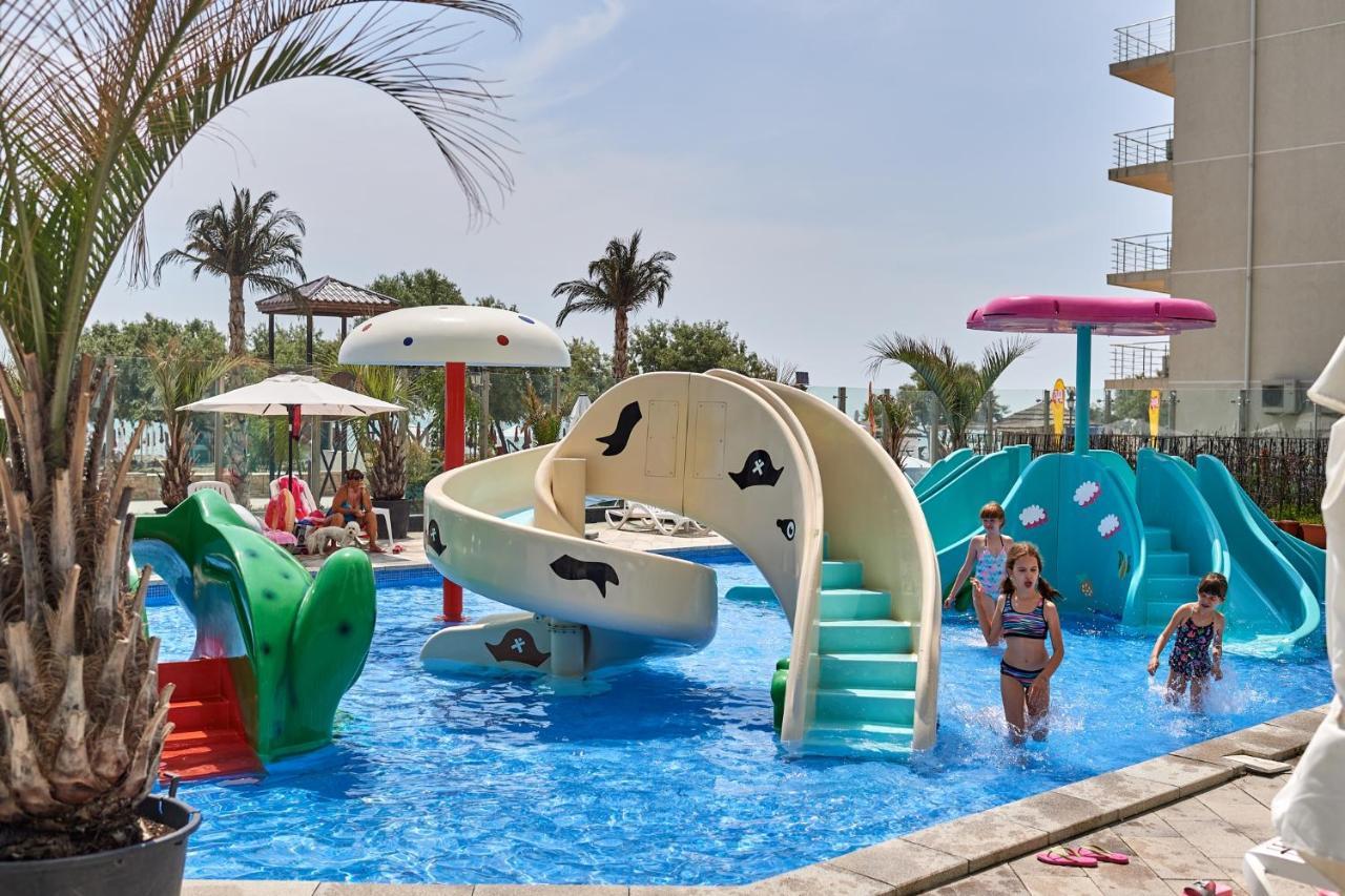 Sole Aparthotel Pool & Spa Mamaia Nord Нэводари Экстерьер фото